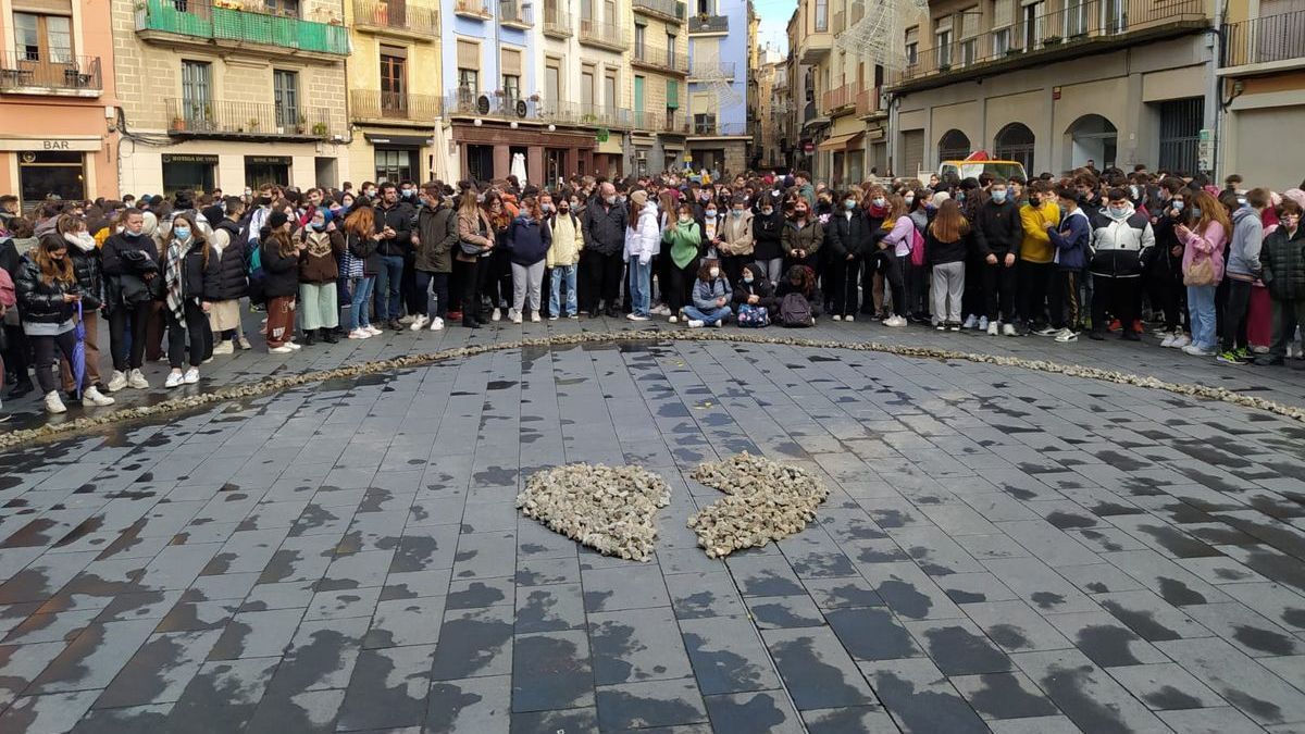 25N: Prop de 700 persones rebutgen la violència de gènere a Manresa