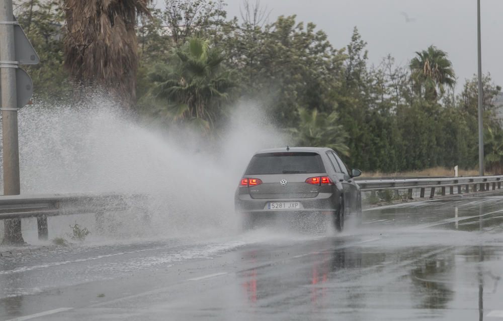 La gota fría causa inundaciones en la ciudad de Alicante