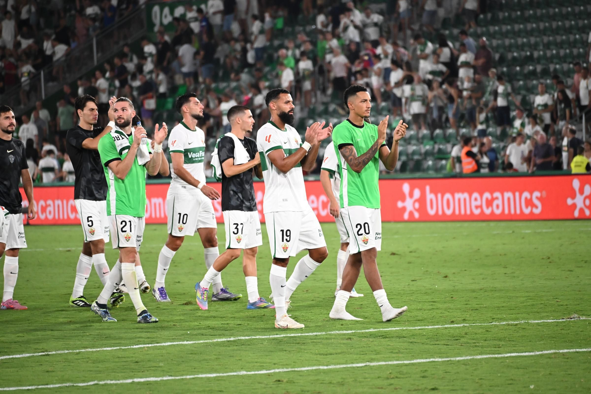 El Elche vuelve a Primera División con un empate frente al Betis (1-1)