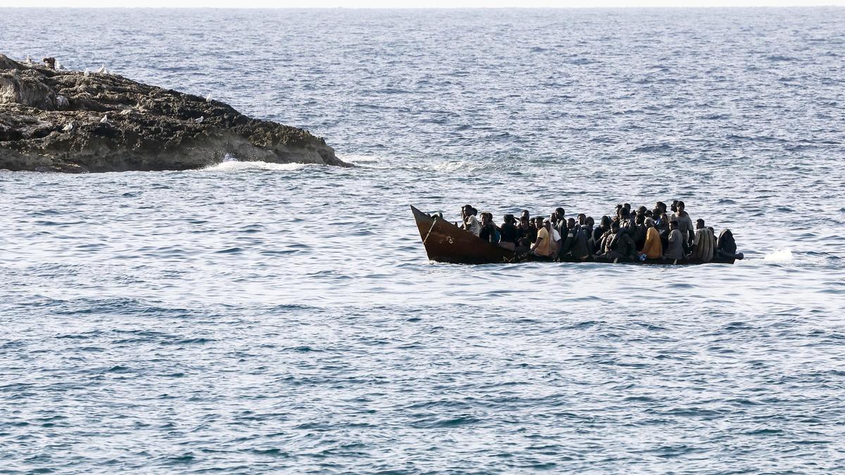 El Gobierno se prepara para una posible llegada masiva de migrantes a partir de septiembre