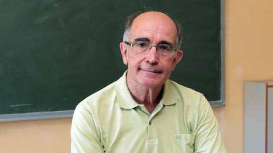 Ildefonso Mozas, en una de las aulas de La Asunción.