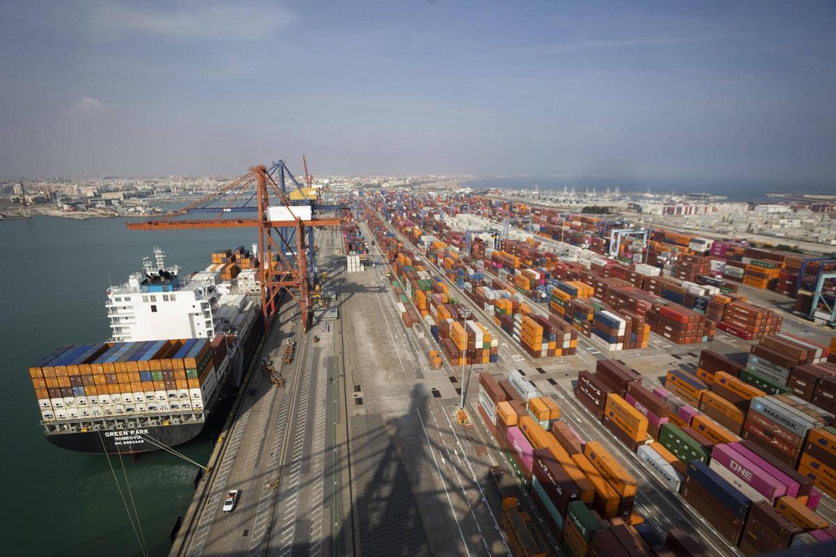 Terminal de contenedores del puerto de València.