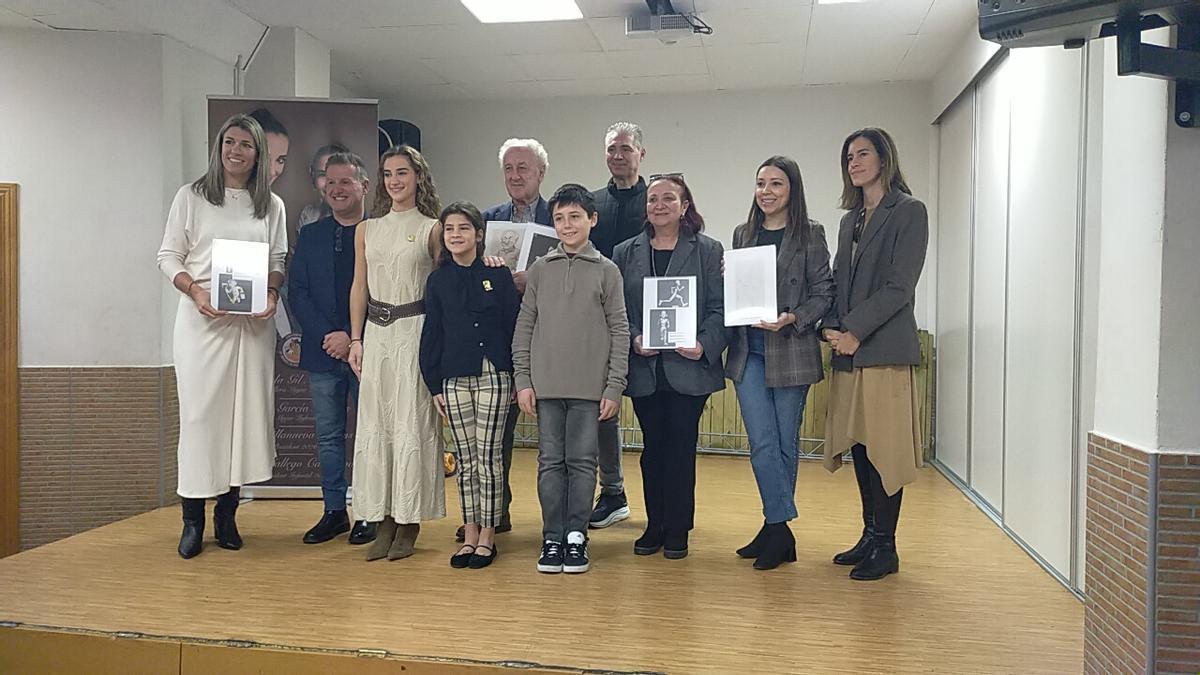 La Falla Manuel de Falla–Tamarindos presentó su monumento dedicado al Maratón