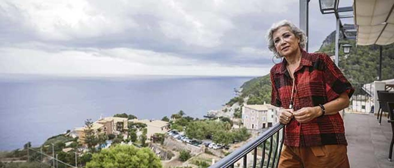 Carme Pinós, ayer, en la terraza del  Hotel Sa Baronia.