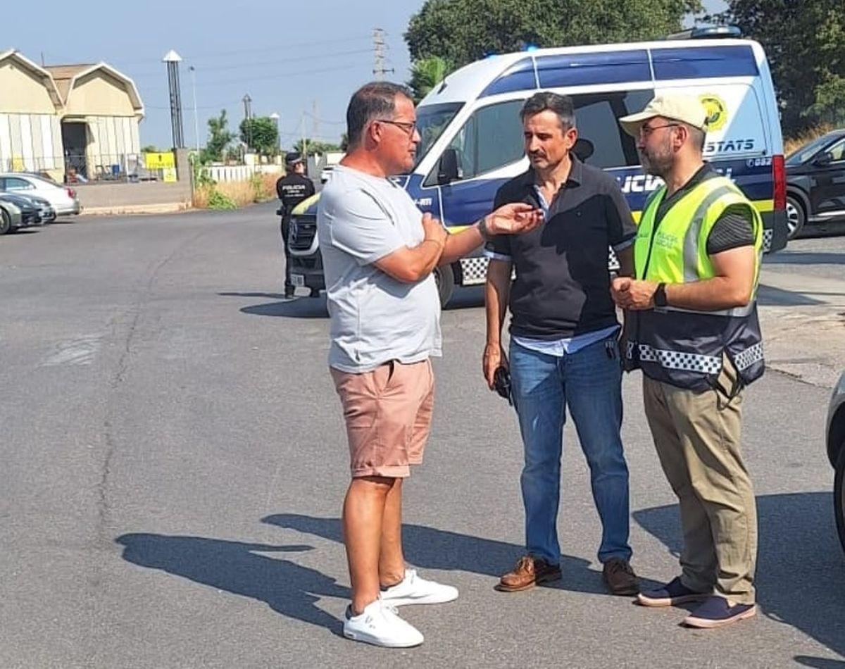 El alcalde de Vila-real, José Benlloch; el edil de Seguridad, Toni Marín; y el intendente de la Policía Local, Ramón Martínez, han estado al frente del operativo.
