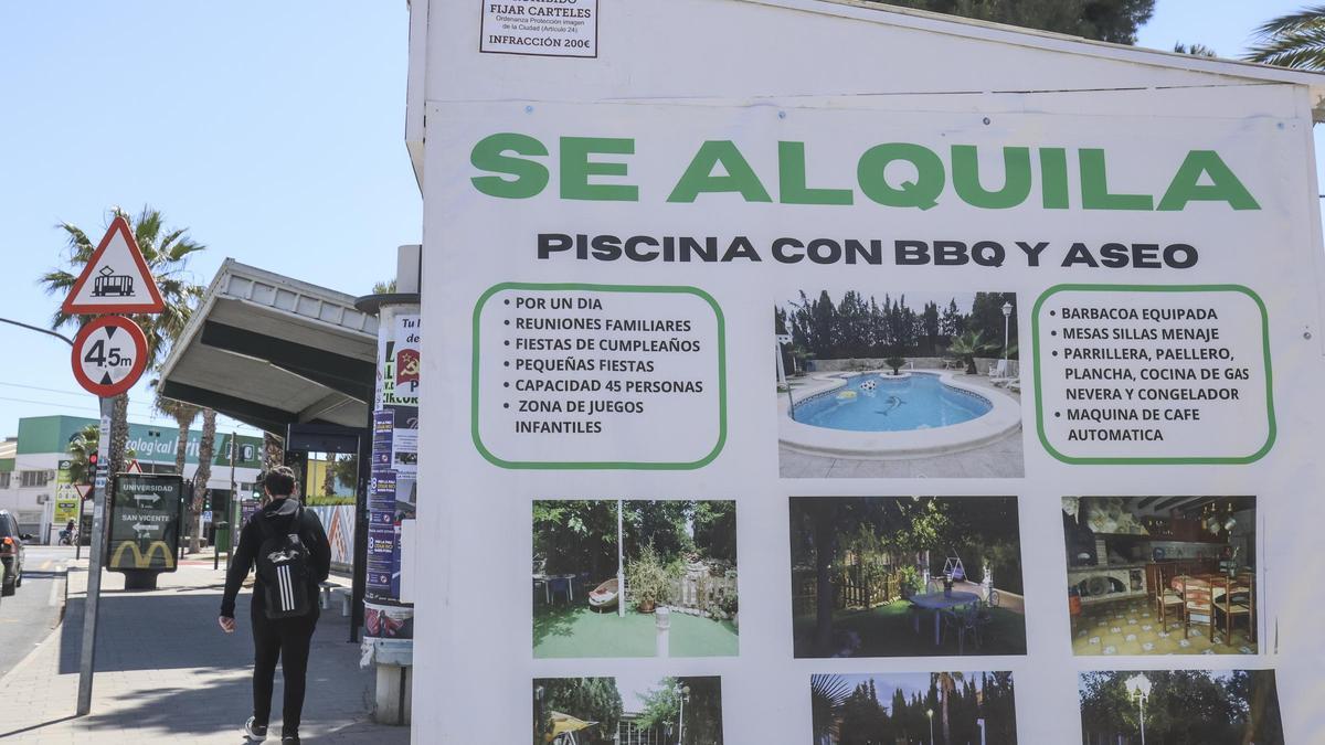 Uno de los anuncios de alquileres de piscina por días.