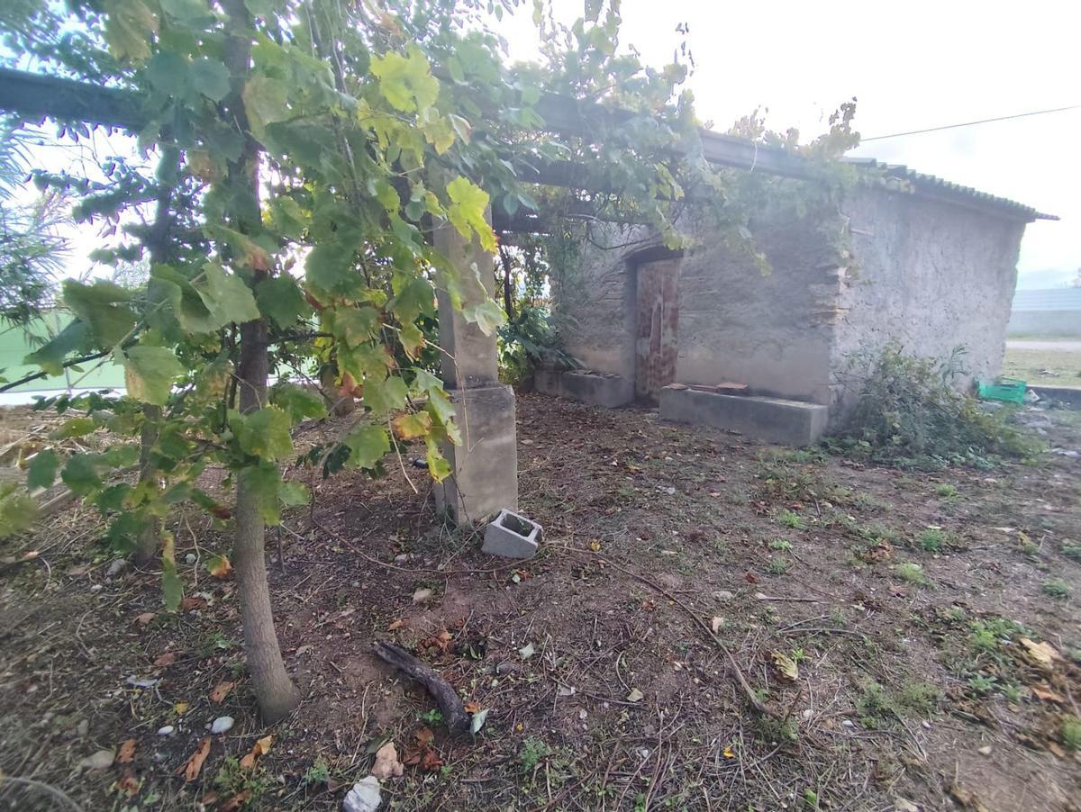 Galería de fotos: Una casa con molino sale a la venta en Burriana por 185.000 euros Galería de fotos: Una casa con molino sale a la venta en Burriana por 185.000 euros