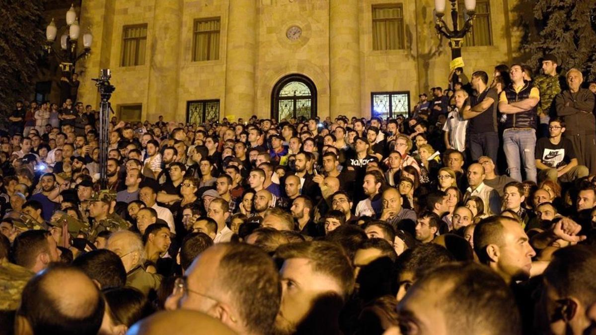 Manifestación en apoyo de de Pashinyan, el pasado 3 de octubre junto al Parlamento.