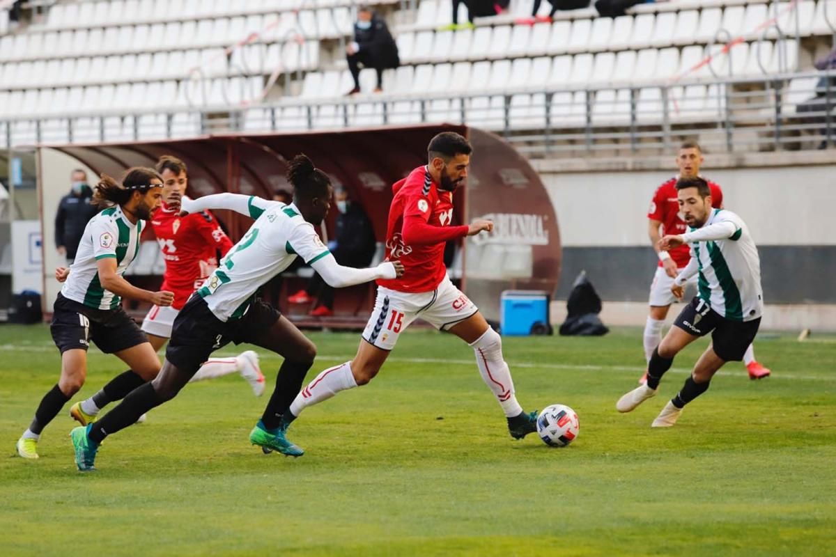 El Córdoba CF de Alfaro se impone al Real Murcia