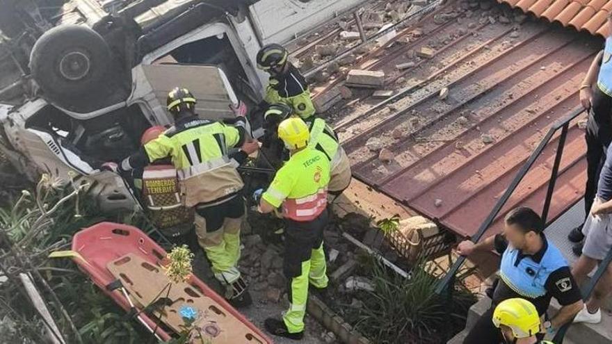 Elderly Driver Hospitalized After Car Plunges Onto Building in Tenerife