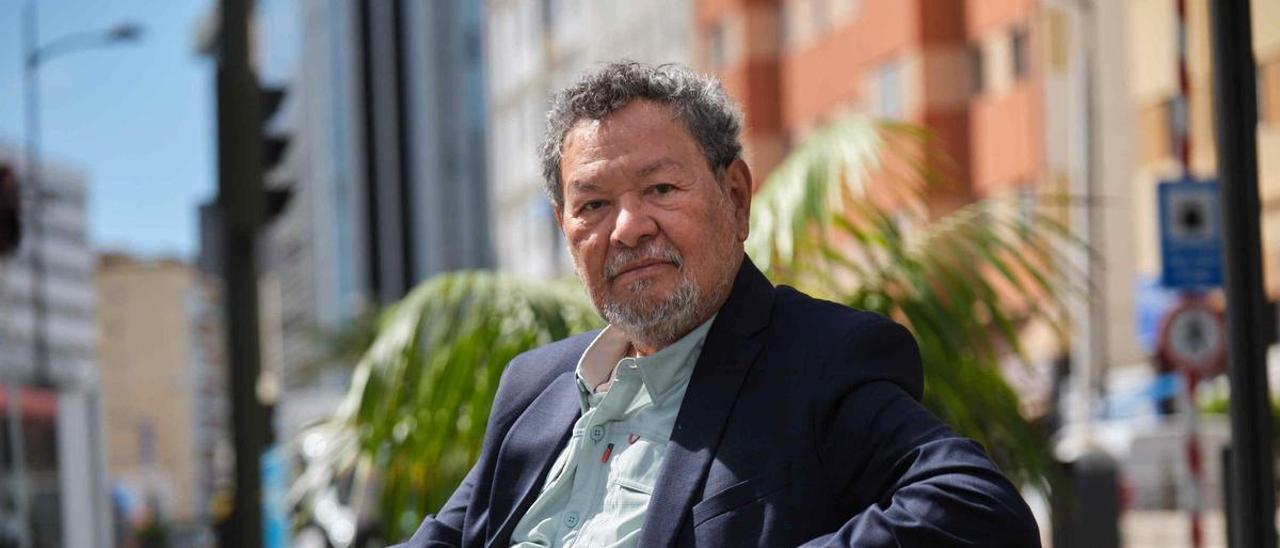 Élmer Mendoza: «Los autores de novela negra expresamos las debilidades de la sociedad»