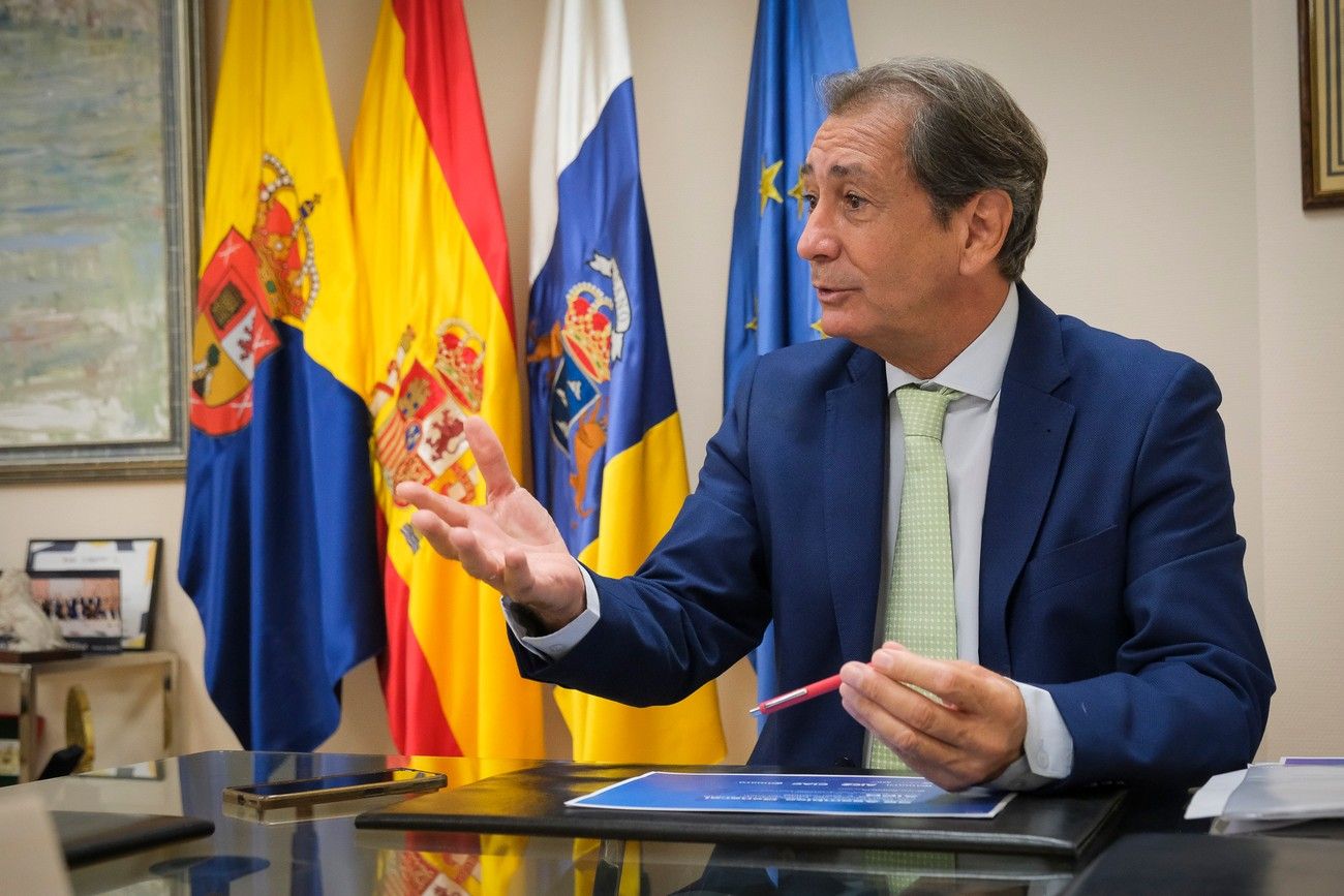 Luis Padrón por el congreso de Cámaras de Comercio