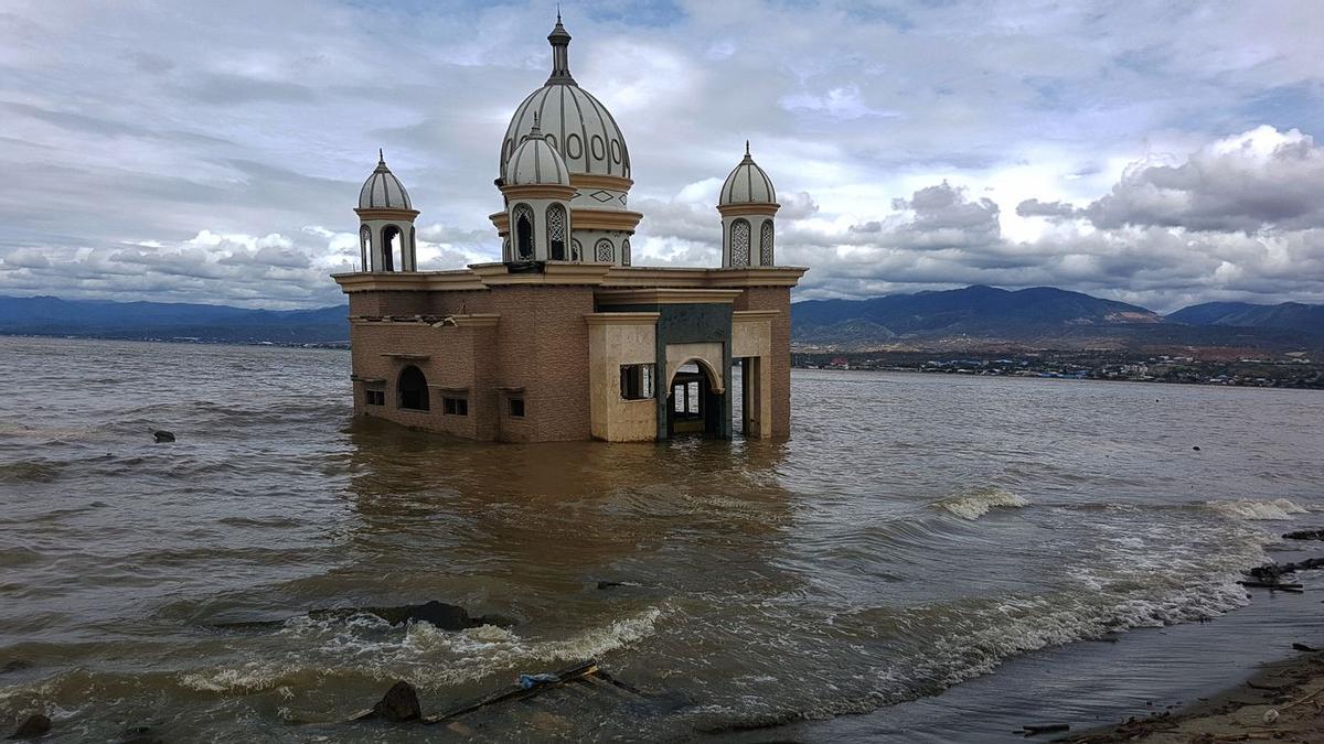 España tsunami - Mezquita tras tsunami