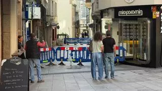 Cortada la calle San Nicolás por el riesgo de derrumbe de la cubierta de un edificio en ruinas