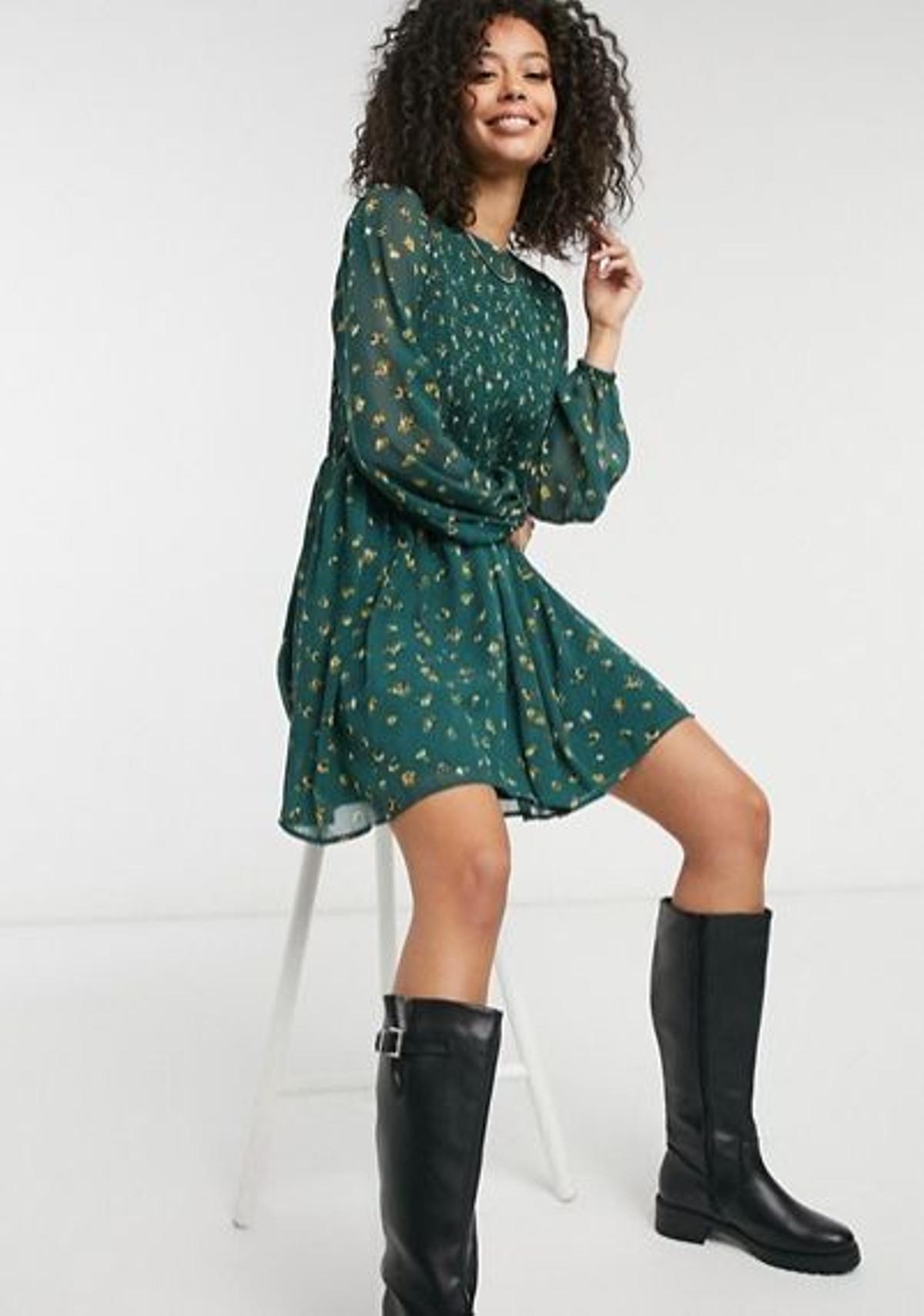 Vestido corto amplio con estampado de flores y diseño fruncido de ASOS DESIGN Tall