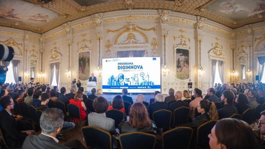 Acto de clausura del programa Diginnova por parte de la Fundación Universitaria de Las Palmas en el Gabinete Literario. | | LP/DLP