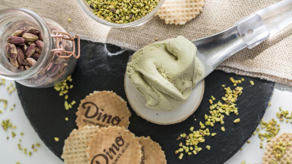 Elaborat a partir dels millors pistatxos del Mediterrani, conserva tot el seu sabor i intensitat originals amb la cremositat habitual de Gelati Dino