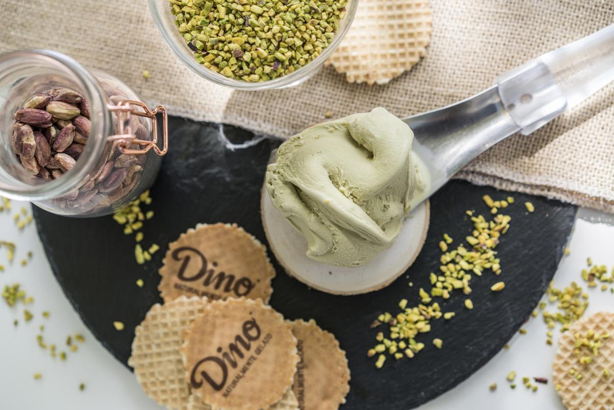 Elaborat a partir dels millors pistatxos del Mediterrani, conserva tot el seu sabor i intensitat originals amb la cremositat habitual de Gelati Dino
