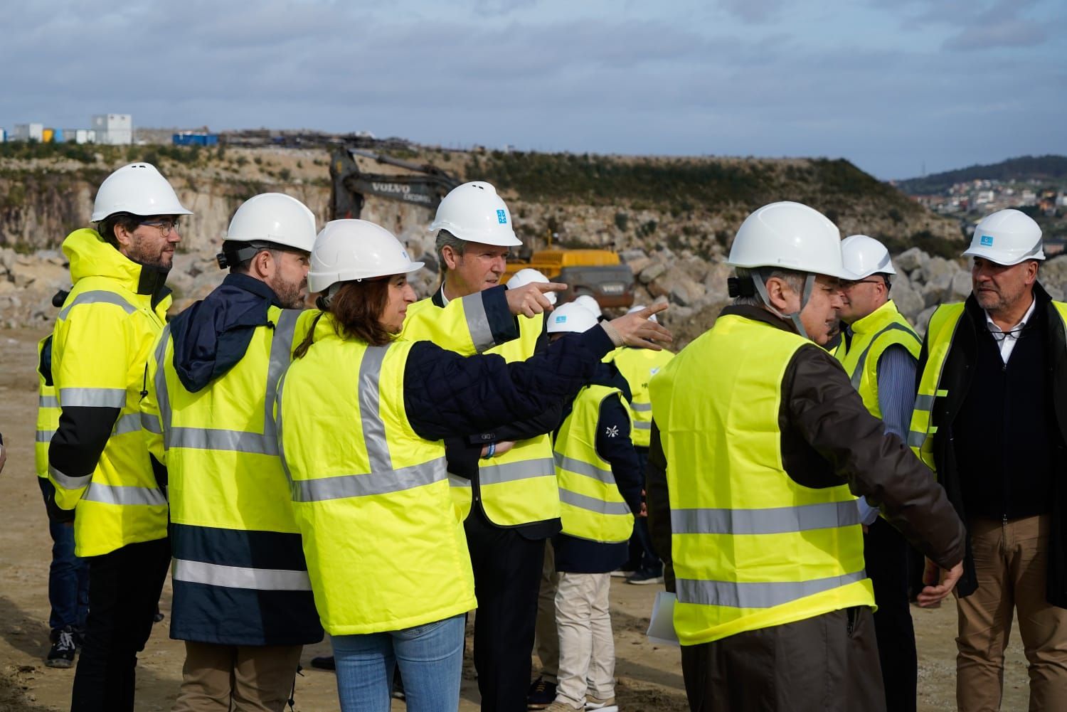 Alfonso Rueda visita Morás para conocer cómo avanzan las obras en el polígono