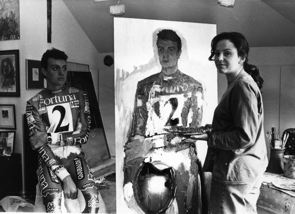 El pilot de trial Marc Colomer posa per a l’artista a mitjans de la dècada de 1990.