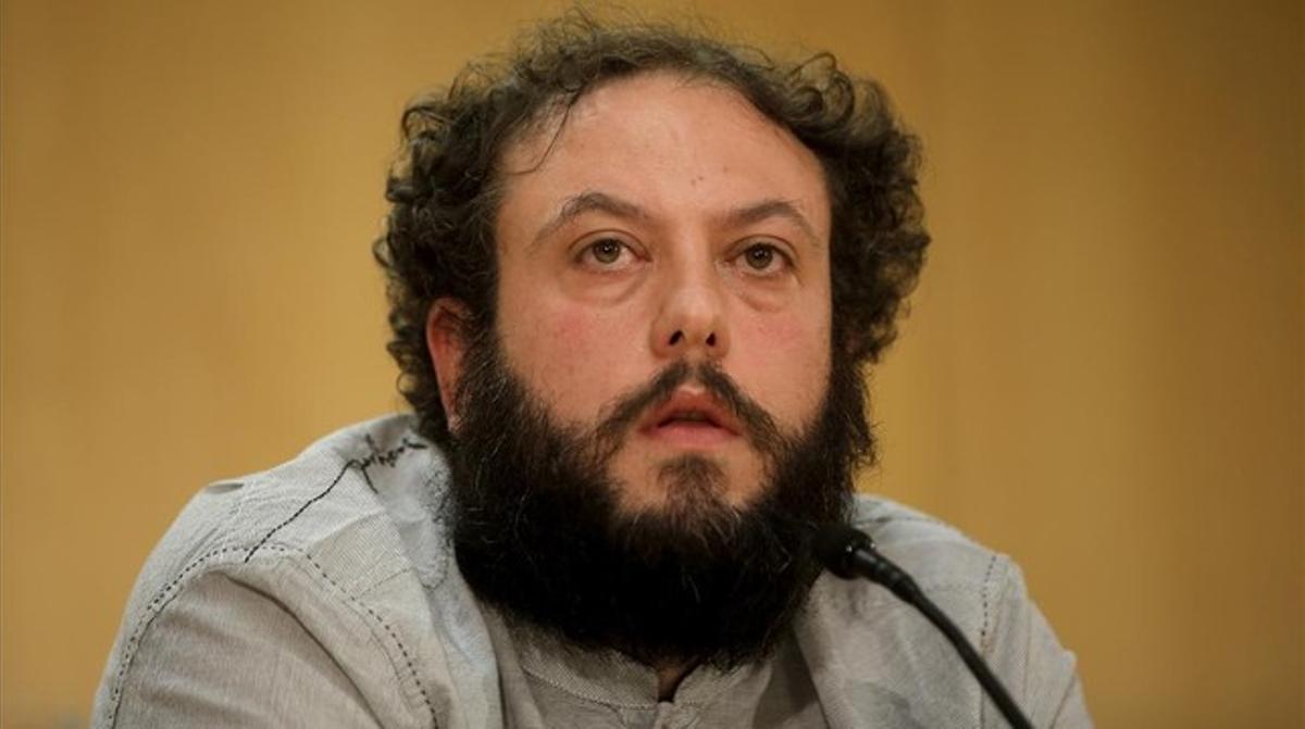 El regidor d’Ahora Madrid Guillermo Zapata, després d’anunciar la seva dimissió com a titular de Cultura el passat 15 de juny. El regidor d’Ahora Madrid Guillermo Zapata, després d’anunciar la seva dimissió com a titular de Cultura el passat 15 de juny.