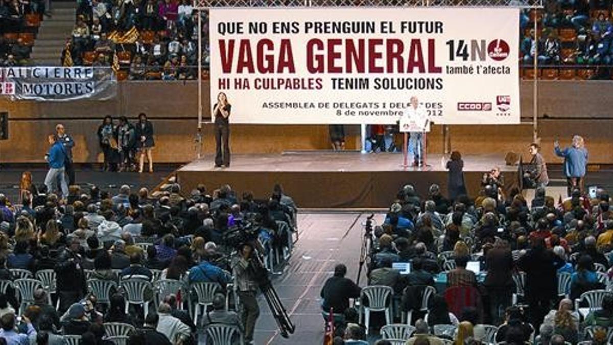 Asamblea celebrada en Barcelona el viernes para informar de la huelga general de la semana que viene.