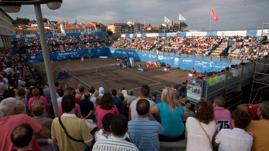 Una panorámica de La Ribera durante la final del torneo Tenis Playa de 2013, entre Nicolás Almagro y Tomy Robredo.