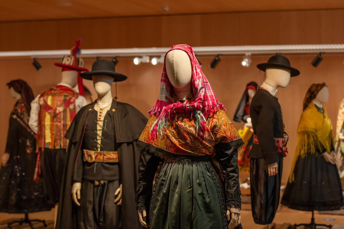 GALERÍA | La inauguración de la muestra de indumentaria tradicional en Zamora, en imágenes GALERÍA | La inauguración de la muestra de indumentaria tradicional en Zamora, en imágenes