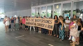 Consiguen más de 2.500 firmas para pedir la reapertura del único albergue para 'sintecho' de Badalona: "No le hacemos daño a nadie"