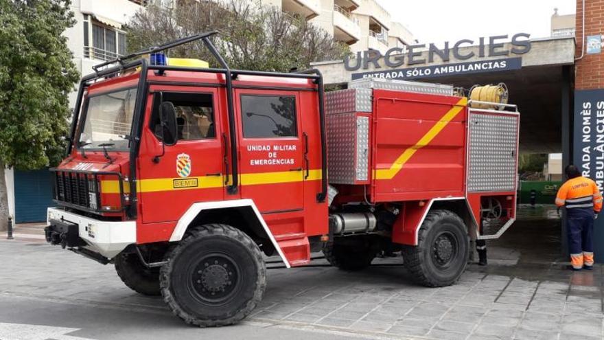 Santa Pola desinfecta edificios y calles contra el virus a través de Urbaser, la UME y la Policía Local