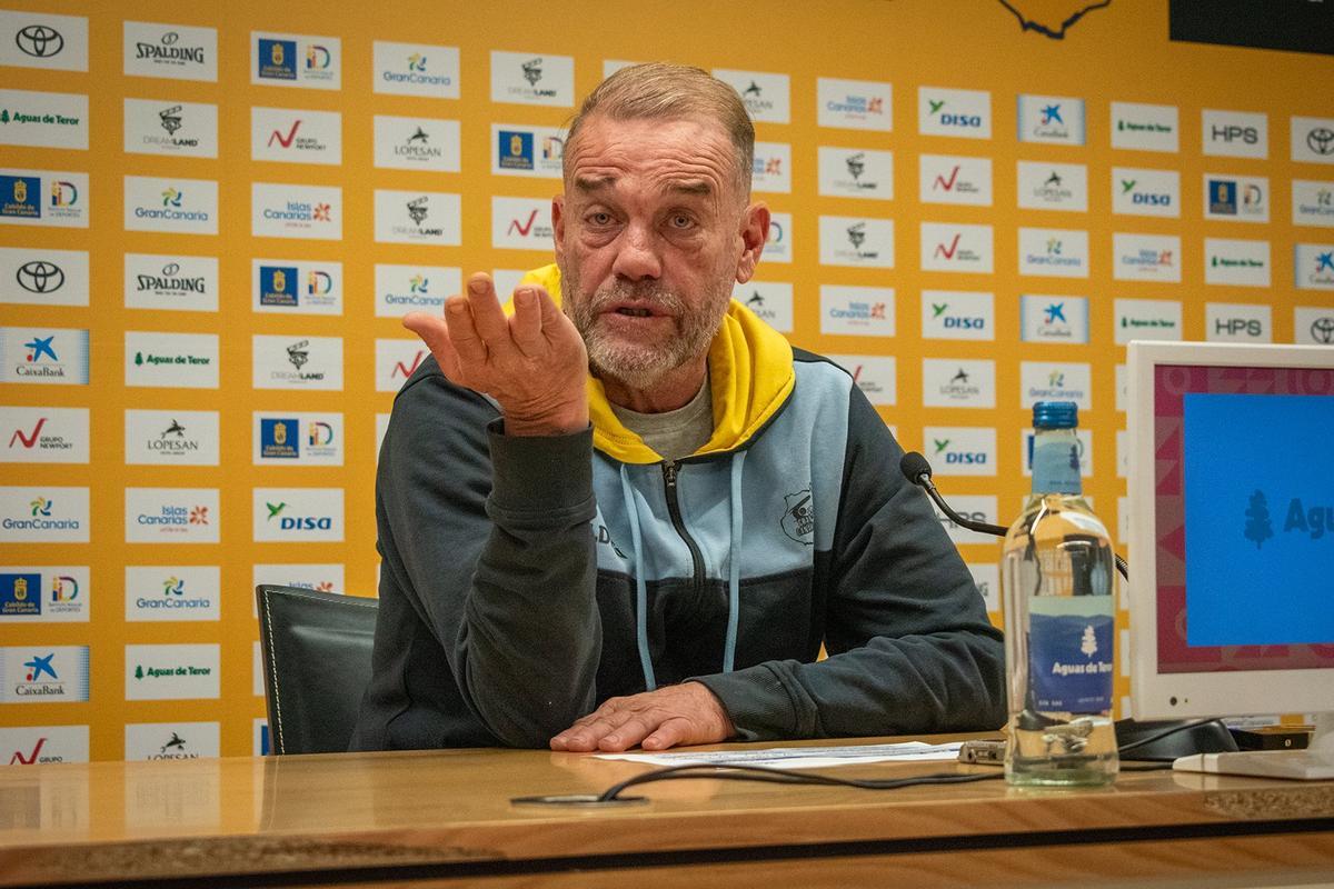 Néstor Che García, durante su comparecencia de prensa en el Gran Canaria Arena.