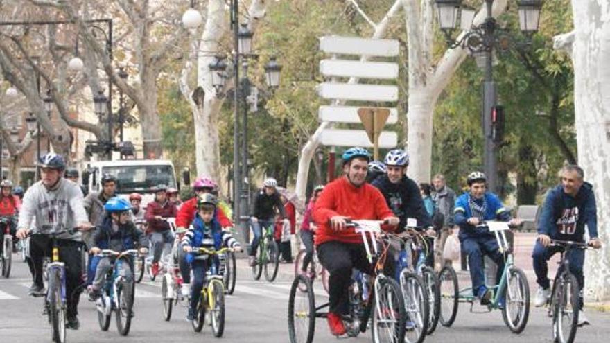 La I Bicicletada de Xàtiva reúne más de 50 personas