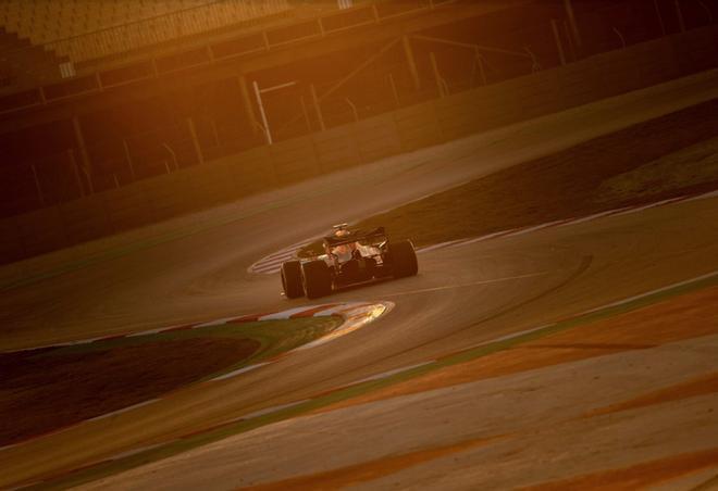 El holandés Max Verstappen, de Red Bull Racing Team, durante la primera jornada de los entrenamientos oficiales de pretemporada de Fórmula Uno que se celebran en el circuito de Barcelona-Catalunya.