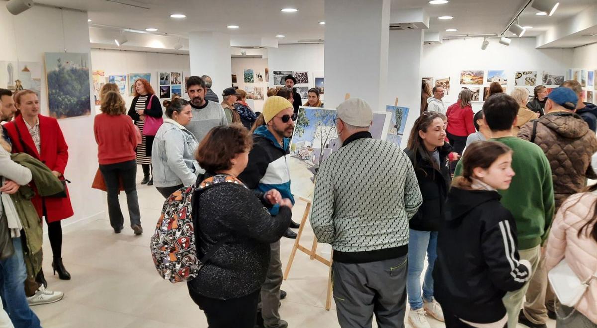 Vista de la sala este sábado, durante la inauguración de la muestra. | ASE