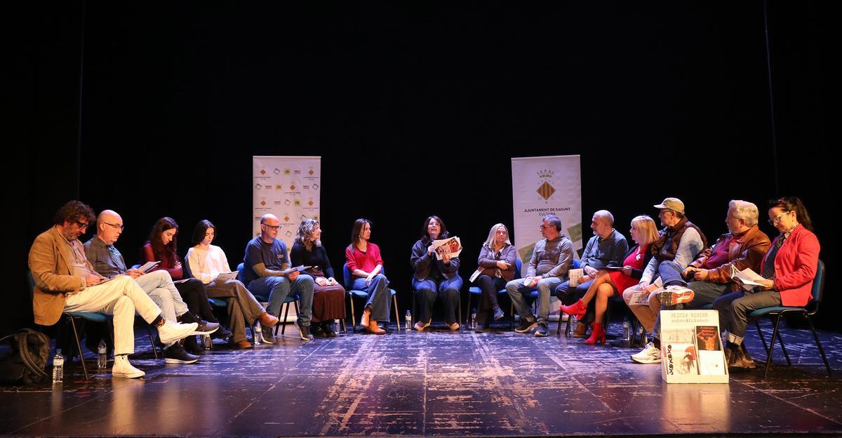 Un momento de la presentación de la agenda cultural de primavera en Sagunt.