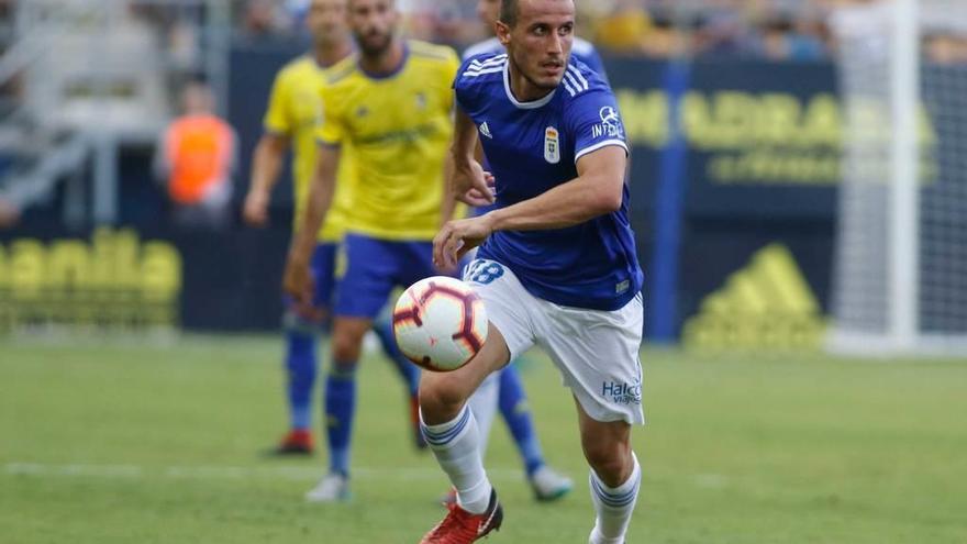 El defensa Christian Fernández, en el encuentro ante el Cádiz (1-1).