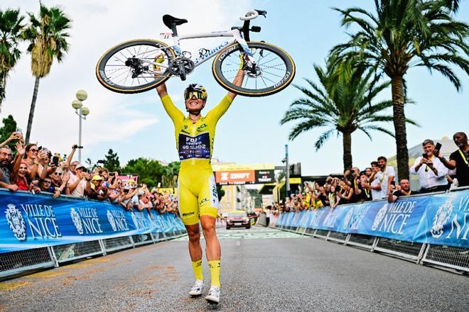 Vollering gana el Tour con Blasi, en una exitosa quinta plaza