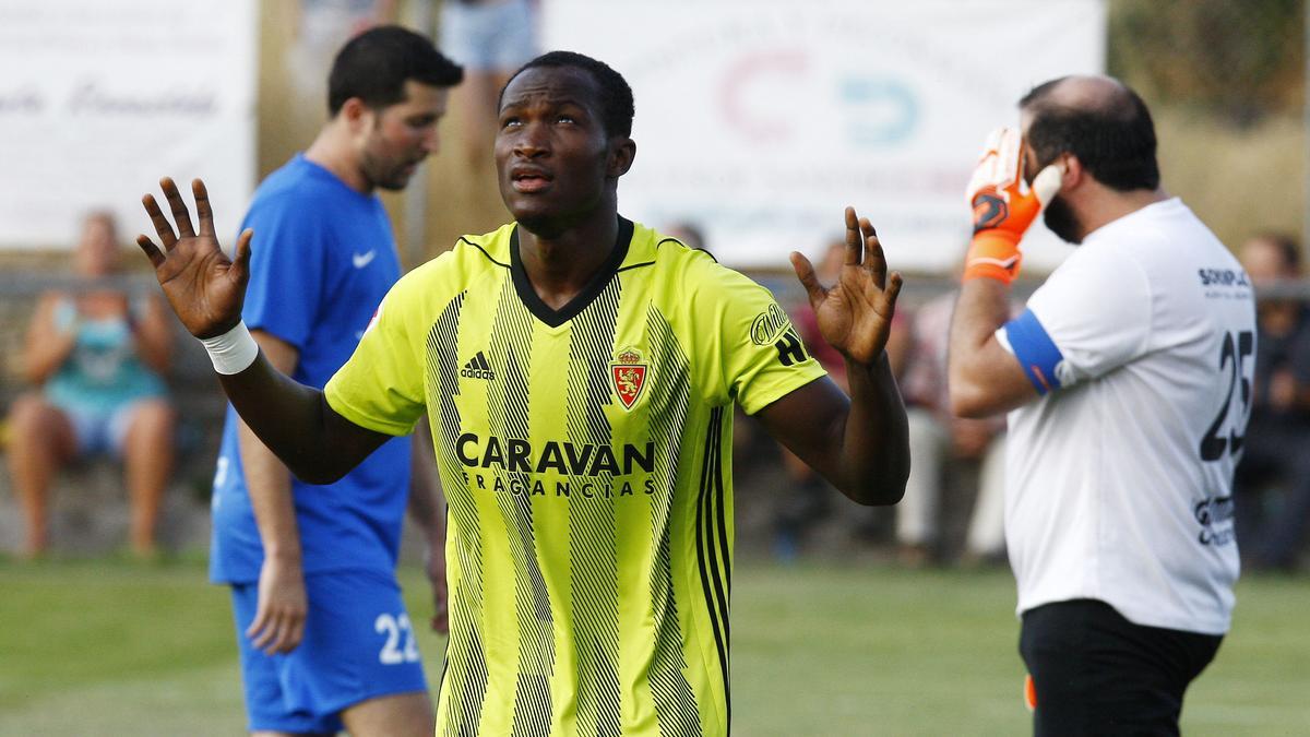 Dwamena, durante un partido de pretemporada con el Real Zaragoza.