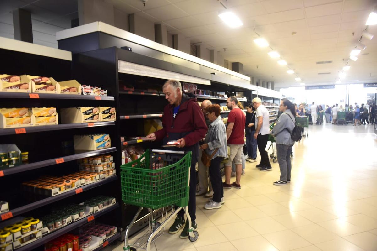 Más de doce horas sin luz en A Coruña por un apagón global en España