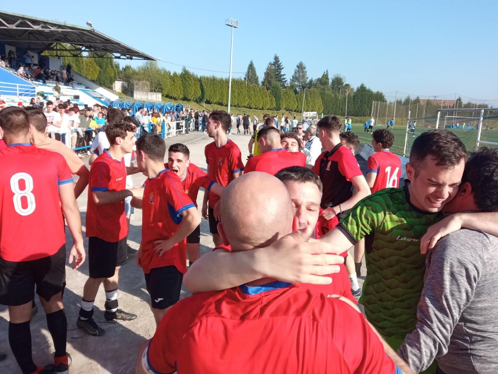 El Condal vuelve a Tercera División tras la final por el ascenso ante el Atlético de Lugones