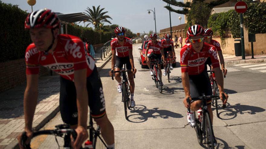 El Lotto y el resto de equipos se entrenaron ayer en Marbella.