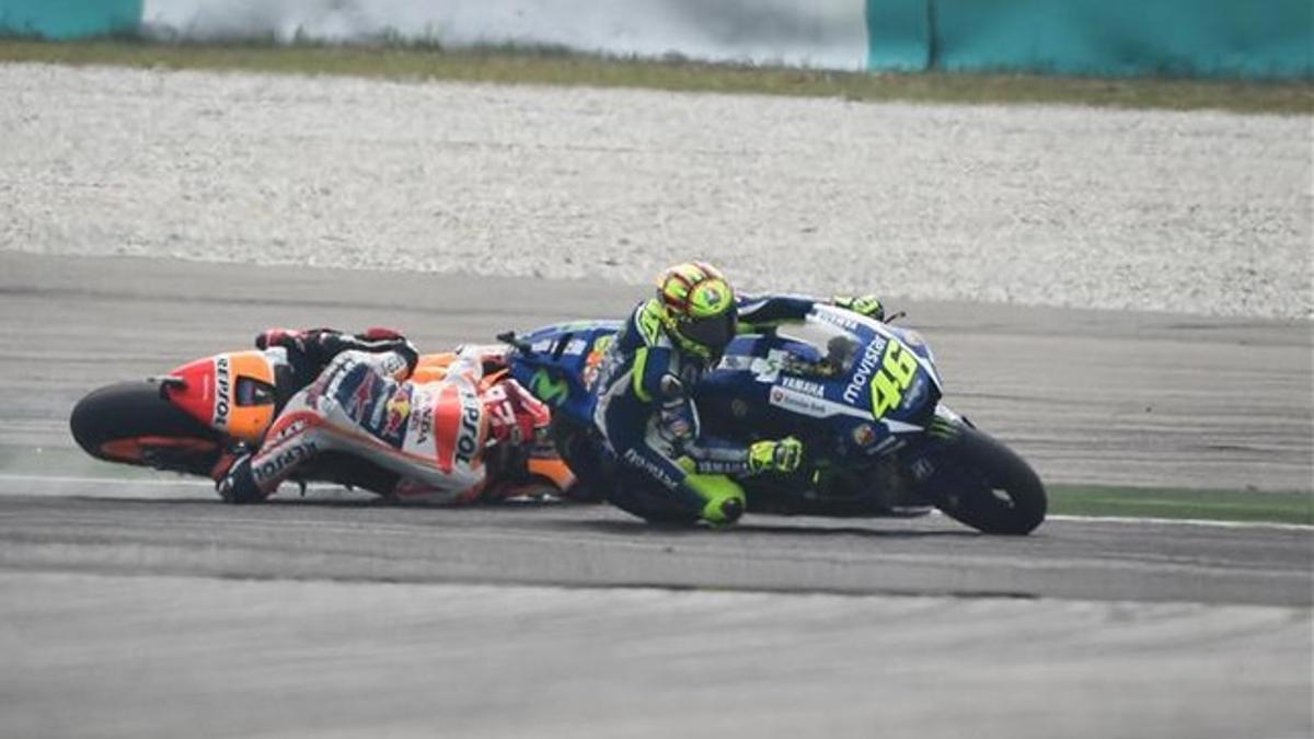 El ya célebre incidente de Rossi y Márquez en Sepang