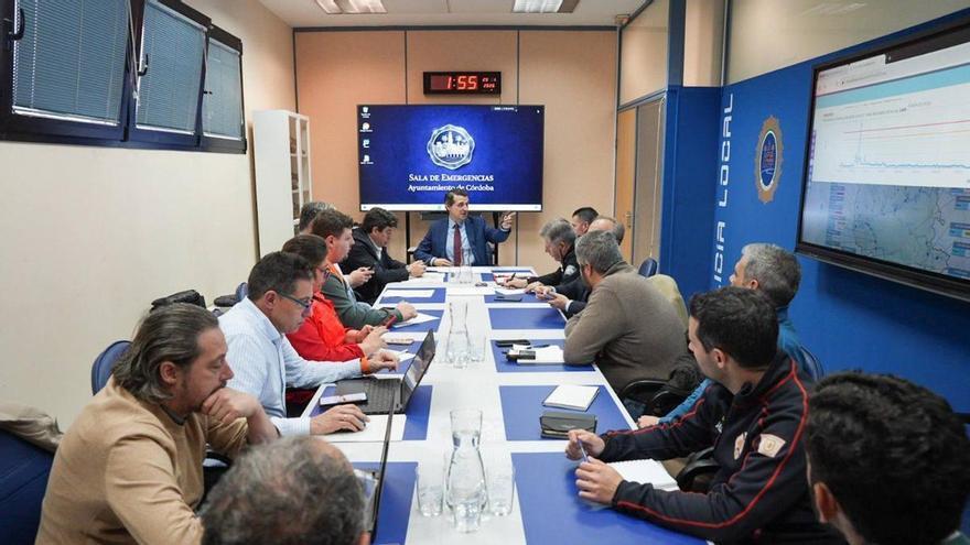 El cauce del Guadalquivir, junto al Puente Romano.