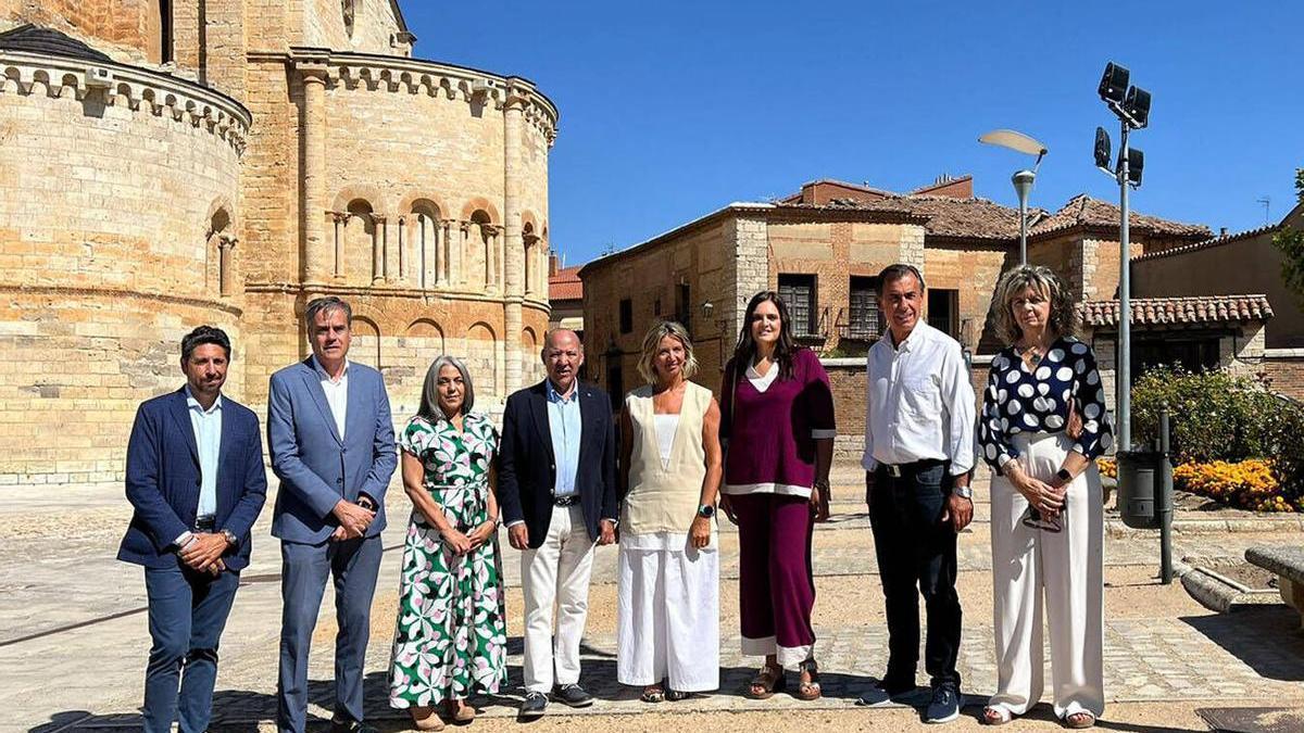 La portavoz del Grupo Parlamentario Popular en el Senado, Alicia García, visita Toro