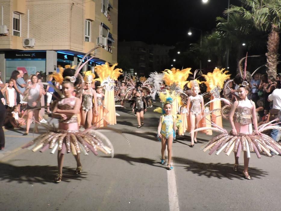 La bahía de Águilas se transforma en un gran teatro en su Carnaval de verano