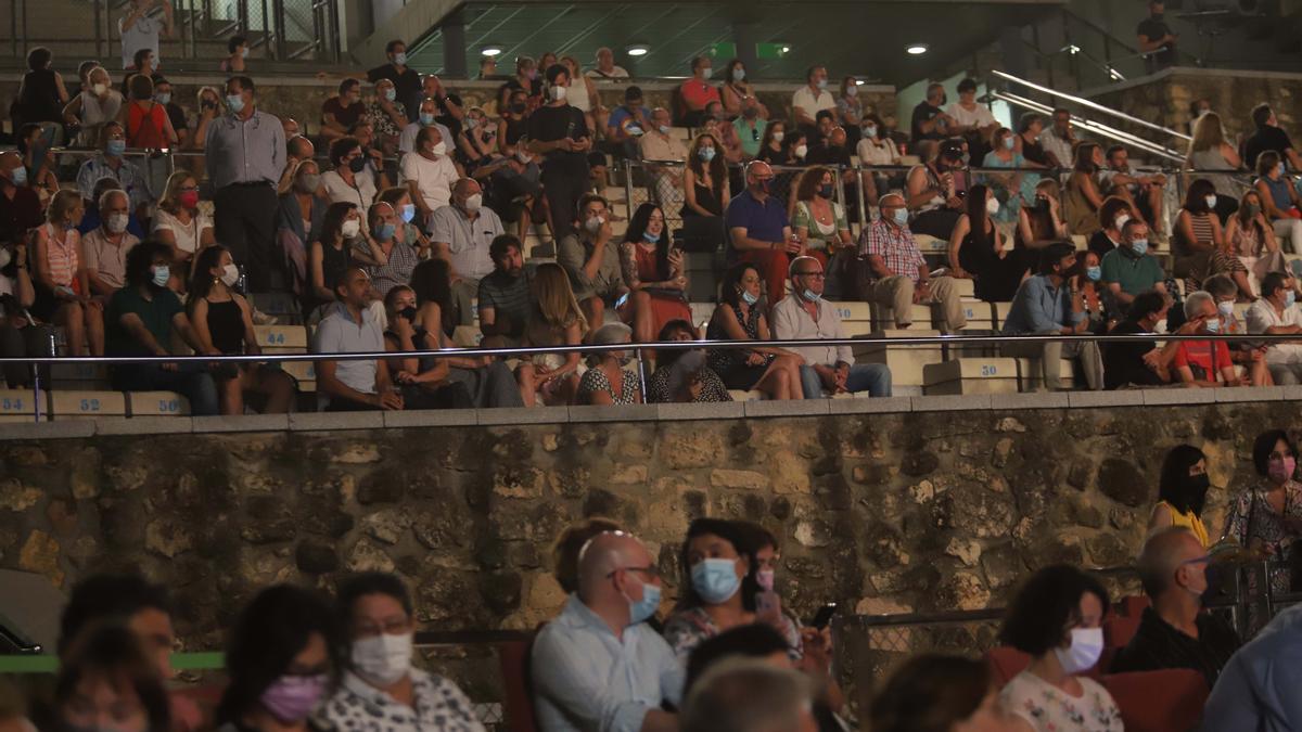 Quinta jornada del Festival de la Guitarra: Mariza, José Antonio Rodríguez y Paco Serrano con la Orquesta de Plectro