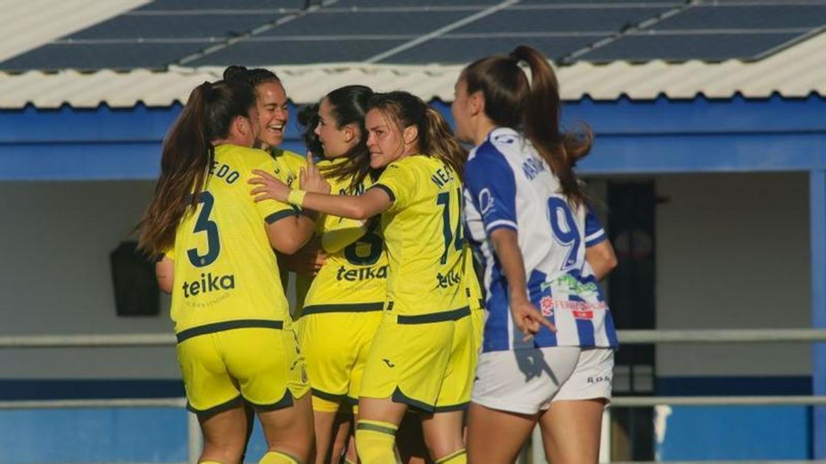 Las jugadoras del Villarreal celebran el gol de Claudia Iglesias ‘Bicho’.