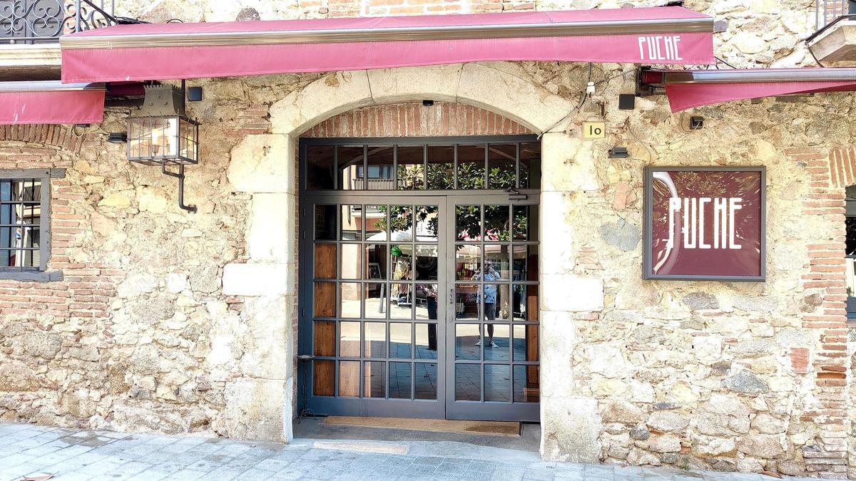 La entrada del restaurante Puche.