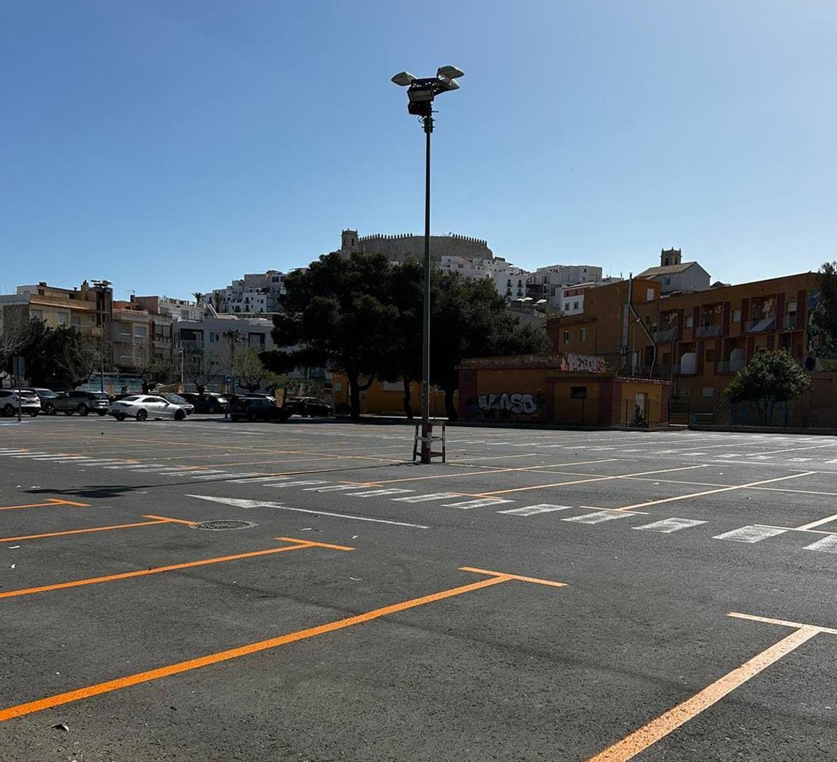 Las zonas naranjas para todo el año se ubican en el aparcamiento del centro de estudios y en la explanada del puerto.