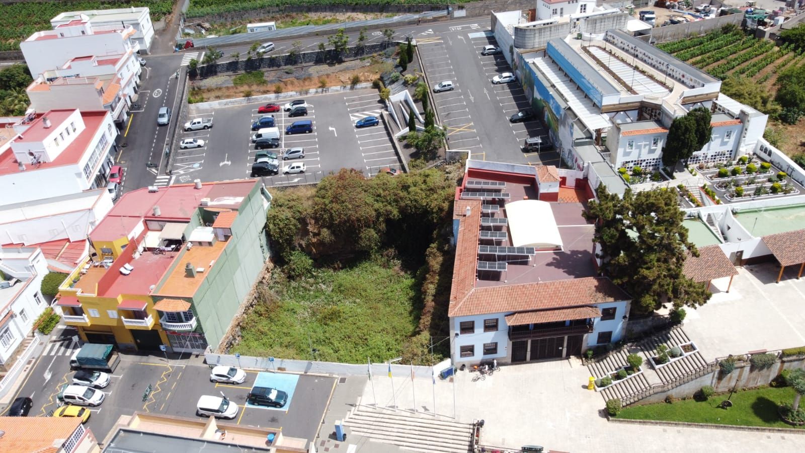 El solar donde se construirá el nuevo edificio de aparcamientos de La Victoria